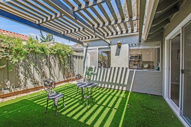 1328 Star Bush Ln, San Jose CA: https://media.crmls.org/mediaz/4820e7c1-e0be-4954-bf07-70edfb2a44ca.jpg