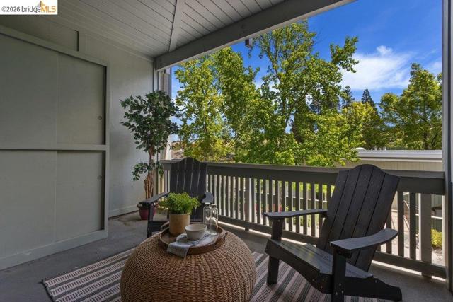 1156 Running Springs Rd., Walnut Creek CA: https://media.crmls.org/mediaz/48210055-27cf-46b5-8c67-1a02fe2b8eeb.jpg