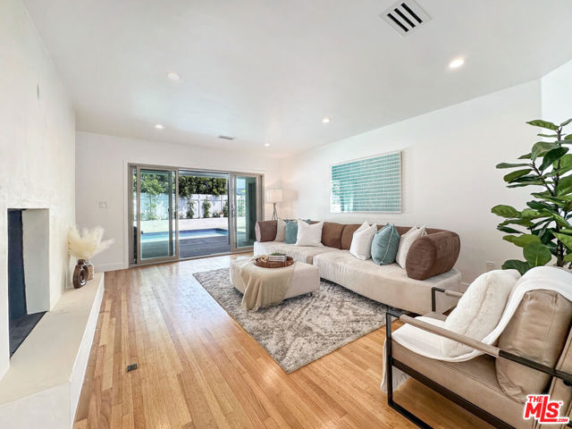 5810 S Halm Avenue, Los Angeles CA: https://media.crmls.org/mediaz/4821a4f2-642f-41f5-a32d-9ae7ee31b647.jpg