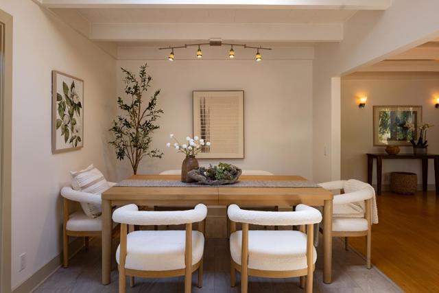 25245 Ward Place, Carmel CA: https://media.crmls.org/mediaz/4821e82d-ac7f-4e5e-8a47-0db6589c4dfa.jpg