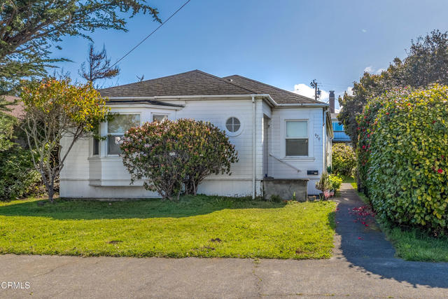 620 Stewart Street, Fort Bragg CA: https://media.crmls.org/mediaz/4822dd0f-1745-4b5c-978f-4e04b6bc3c0e.jpg