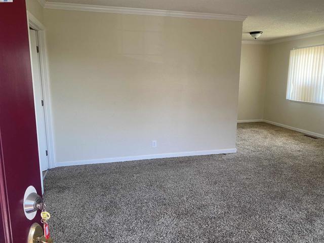 Image 4 of 24 For 3086 Greenview Dr