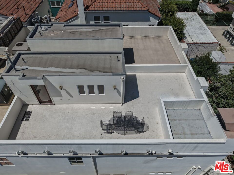 https://media.crmls.org/mediaz/48237df6-5977-4217-b0e4-656e06dd4fc7.jpg?preset=X-Large