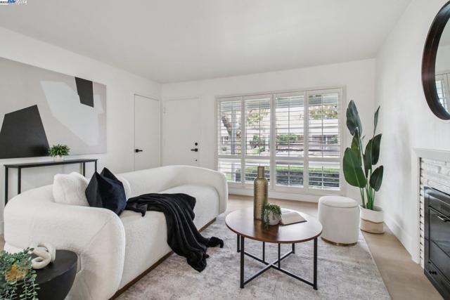 16045 Via Cordoba, San Lorenzo CA: https://media.crmls.org/mediaz/4823c34e-6f10-46f9-97ea-f118800fbf1f.jpg