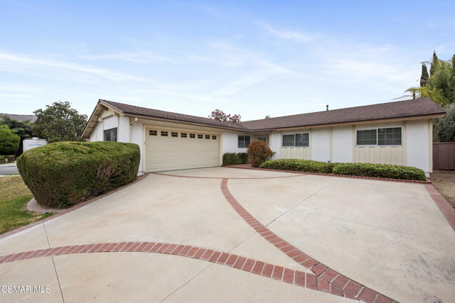2152 Rockdale Avenue, Simi Valley CA: https://media.crmls.org/mediaz/4823df67-8cdd-4fb2-809c-be1dc4e4f477.jpg