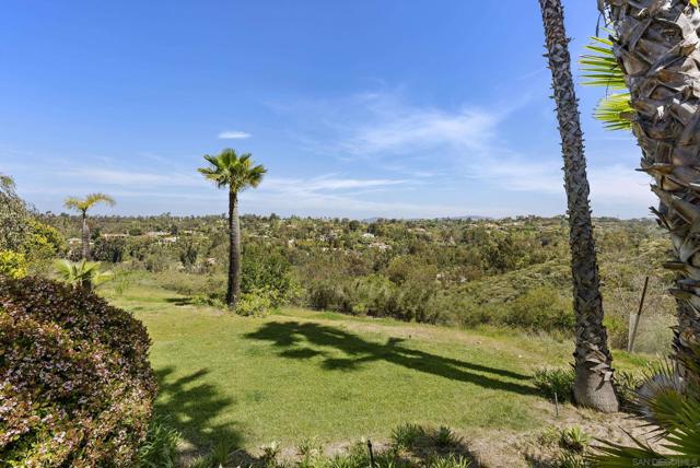 6518 Monte Fuego, Rancho Santa Fe CA: https://media.crmls.org/mediaz/4824417d-ff48-4e2a-a0e2-95f4559bc128.jpg