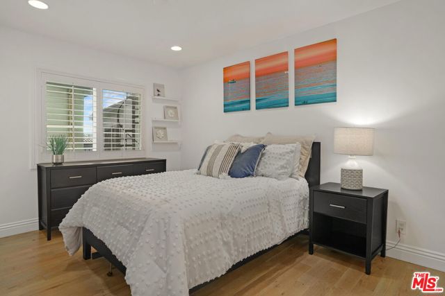 121 15th Street, Manhattan Beach, California 90266, 3 Bedrooms Bedrooms, ,4 BathroomsBathrooms,Residential,Sold,15th,22192181