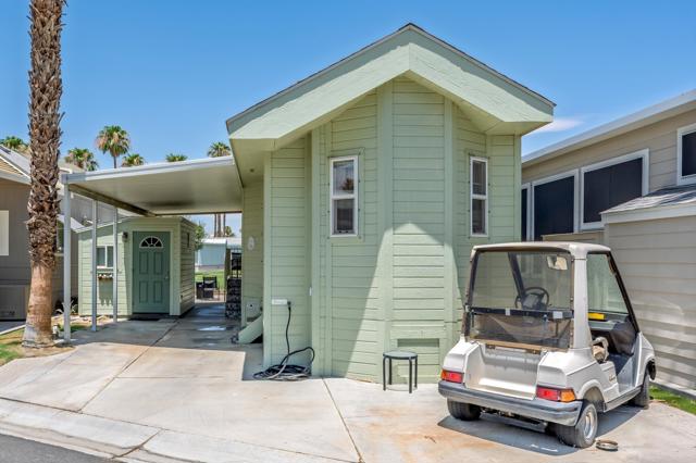 84136 Avenue 44, Indio CA: https://media.crmls.org/mediaz/48252564-9ed1-4f33-8167-3091ffeb7d47.jpg