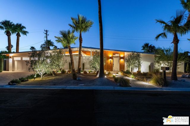 454 E Lindsey Drive, Palm Springs CA: https://media.crmls.org/mediaz/4825344d-a2ec-470e-8766-6d92af4f104d.jpg