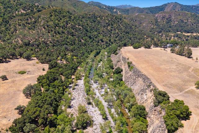 47292 Arroyo Seco Road, Greenfield CA: https://media.crmls.org/mediaz/48254e43-4889-4383-bb84-fe156eac03c3.jpg