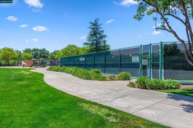 2073 Watermill Rd, San Ramon CA: https://media.crmls.org/mediaz/4825a14d-1207-4dce-8a5e-8c097334ad4c.jpg