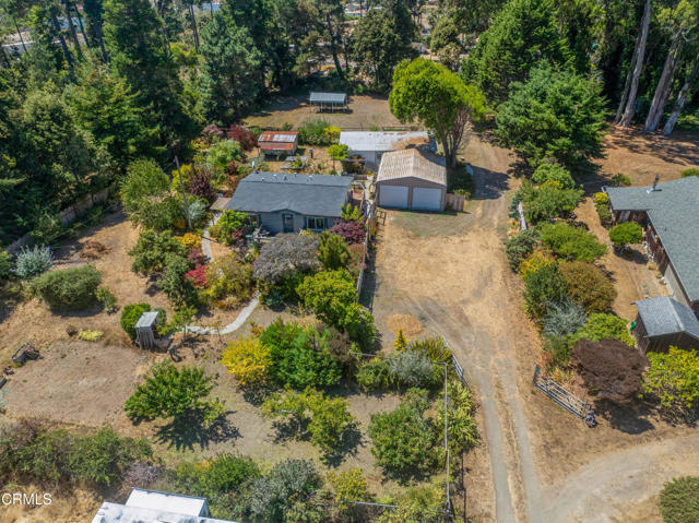 18700 Hare Creek Terrace, Fort Bragg CA: https://media.crmls.org/mediaz/482665cf-62e3-456c-8da7-6df3994eacc9.jpg
