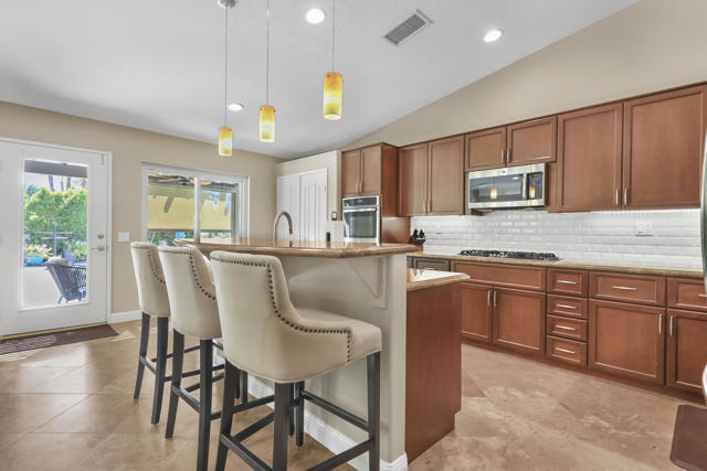 58 Sutton Place E, Palm Desert, CA 92211