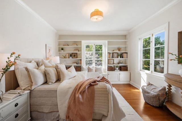 526 W Poplar Avenue, San Mateo CA: https://media.crmls.org/mediaz/4826dc30-e5ae-43ff-9bc7-add130a00f47.jpg