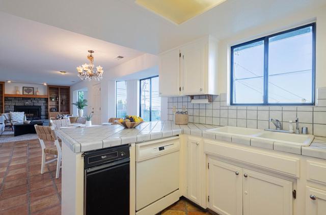 1524 Elm Avenue, Seaside CA: https://media.crmls.org/mediaz/4826e49f-a6ed-4071-8e69-28a04ffae34d.jpg