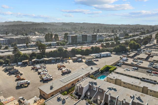 Detail Gallery Image 26 of 34 For 18360 Collins St #L,  Tarzana,  CA 91356 - 2 Beds | 2/1 Baths