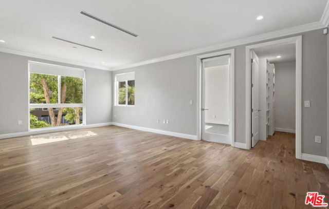 1283 Havenhurst Drive, West Hollywood CA: https://media.crmls.org/mediaz/4828557a-a69c-4f42-b759-5e0abc67cce7.jpg