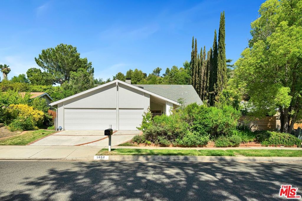 3952 Patrick Henry Place