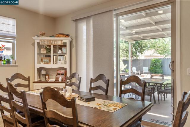 7100 Metcalf Way, Hughson CA: https://media.crmls.org/mediaz/4829383d-2f1c-4f79-a4b5-00e89600170e.jpg