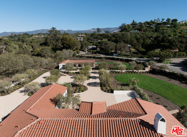 4200 Marina Drive, Santa Barbara CA: https://media.crmls.org/mediaz/4829898d-090e-48b6-82ac-9cf81f86fef4.jpg