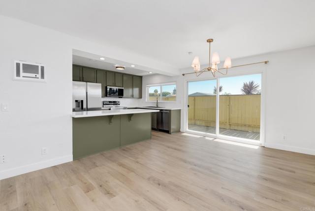 615 Fredricks Avenue, Oceanside CA: https://media.crmls.org/mediaz/482989c9-89c7-435f-8865-2fa9dfa63e35.jpg