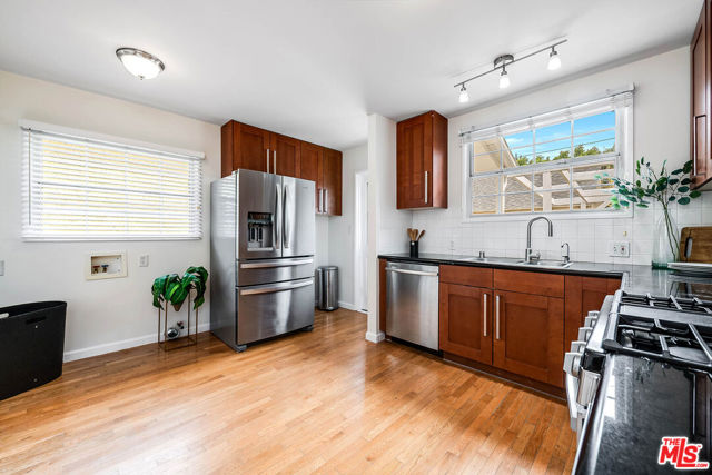 5728 Columbus Avenue Avenue, Sherman Oaks CA: https://media.crmls.org/mediaz/48299d18-2b30-4c6f-8b3a-15fb0b0747e4.jpg