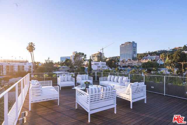 935 N San Vicente Boulevard, West Hollywood CA: https://media.crmls.org/mediaz/482a1a8d-b15e-46a1-ac14-95fb2329842b.jpg