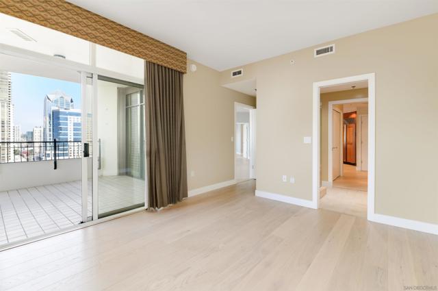700 W Harbor Dr, San Diego CA: https://media.crmls.org/mediaz/482a8cdc-3b28-4c56-8d69-cf112f95a762.jpg