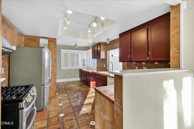 Detail Gallery Image 15 of 61 For 2900 Windward Way, Oxnard,  CA 93035 - 3 Beds | 2 Baths