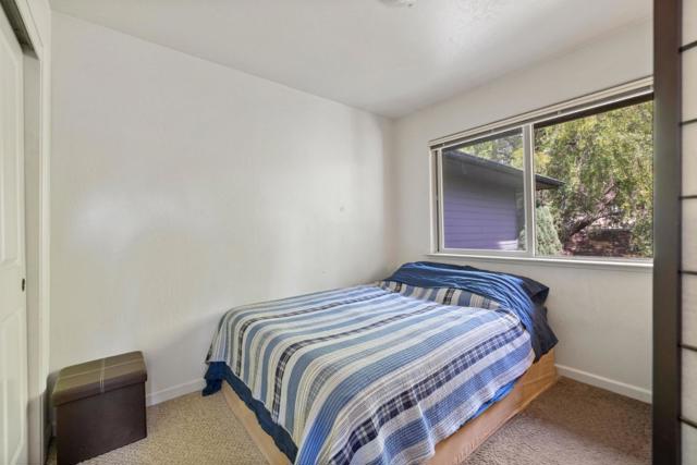 33 Edgewood Way, Santa Cruz CA: https://media.crmls.org/mediaz/482b4493-8d65-4436-babd-2bade39eef31.jpg