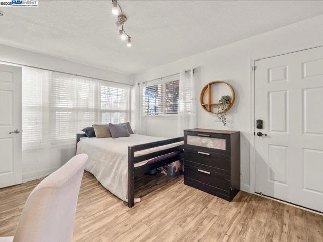 700 Fargo, San Leandro CA: https://media.crmls.org/mediaz/482c171e-9b0e-42d8-bed7-f52e63dec1e3.jpg