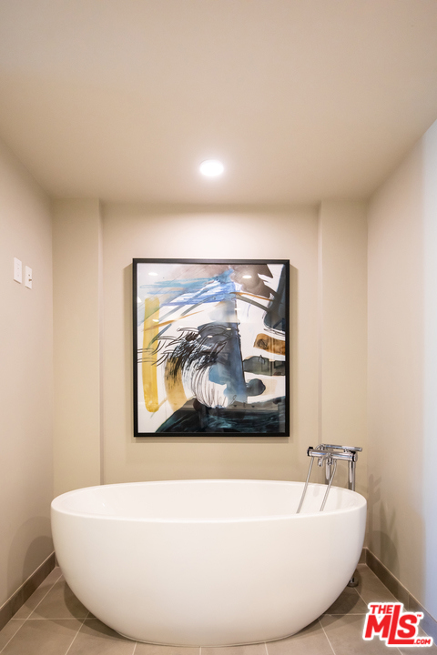 Soaking Tub