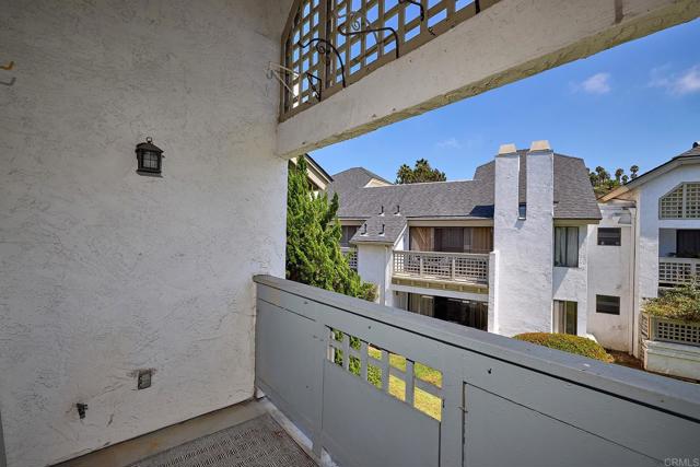 Detail Gallery Image 21 of 28 For 532 1/2 via De La Valle #C,  Solana Beach,  CA 92075 - 2 Beds | 2 Baths