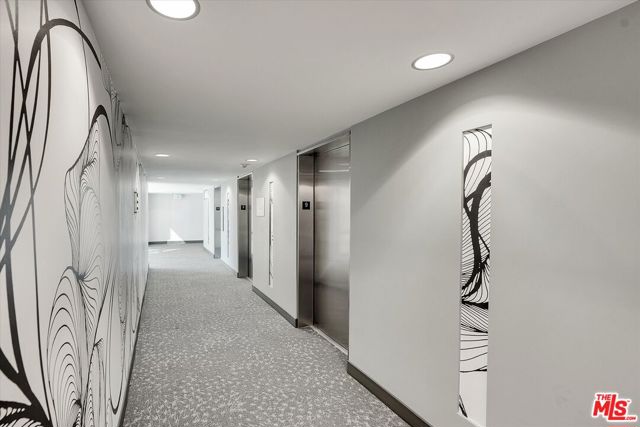 2160 E Century Parkway, Los Angeles CA: https://media.crmls.org/mediaz/482e3bd9-97a9-43be-852c-bec873b1bc75.jpg