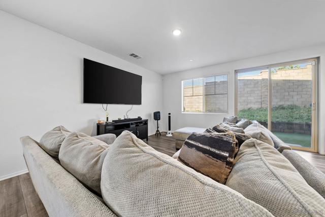 29566 Nini Ct, Winchester CA: https://media.crmls.org/mediaz/482e872d-ac95-490d-9c41-f9382b1ada97.jpg
