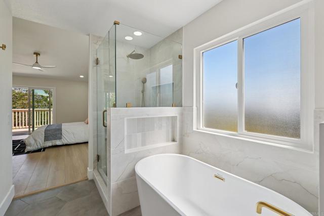 5471 Papagallo Drive, Oceanside CA: https://media.crmls.org/mediaz/482f4eb7-224e-4d42-b358-30e624143a59.jpg