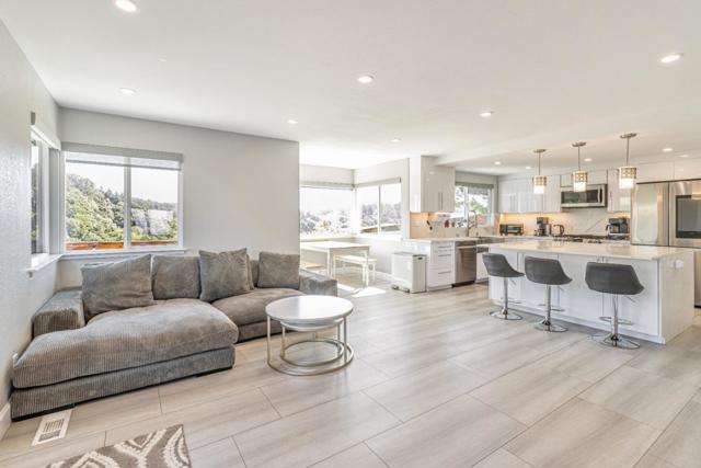 11550 Skyline Boulevard, Oakland CA: https://media.crmls.org/mediaz/4830102a-f9be-4220-8ea7-0f0bb7df999e.jpg