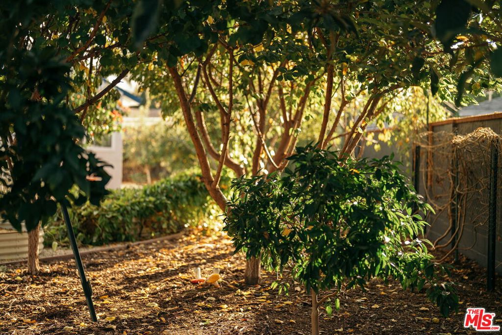 https://media.crmls.org/mediaz/483043ca-350b-40a2-8593-bcb3c4bdce64.jpg?preset=X-Large