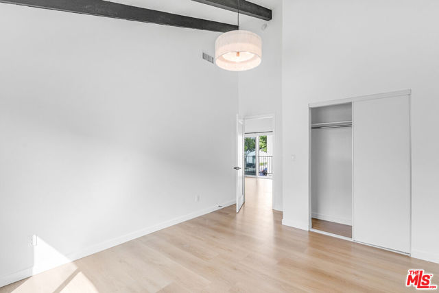 1536 11th Street, Santa Monica CA: https://media.crmls.org/mediaz/4830f15e-fe0a-4282-9f43-7d386e3d84b6.jpg