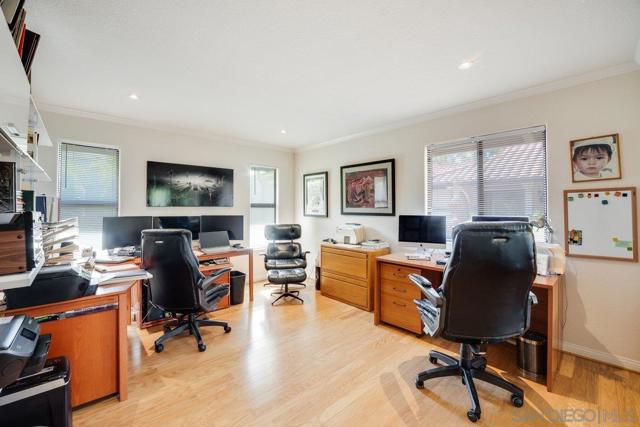 11 Country Glen Rd, Fallbrook CA: https://media.crmls.org/mediaz/48318efd-ebca-4264-90f5-1501a8c3a416.jpg