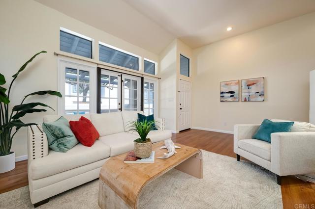Detail Gallery Image 7 of 29 For 8278 Avenida Navidad #3,  San Diego,  CA 92122 - 2 Beds | 2/1 Baths