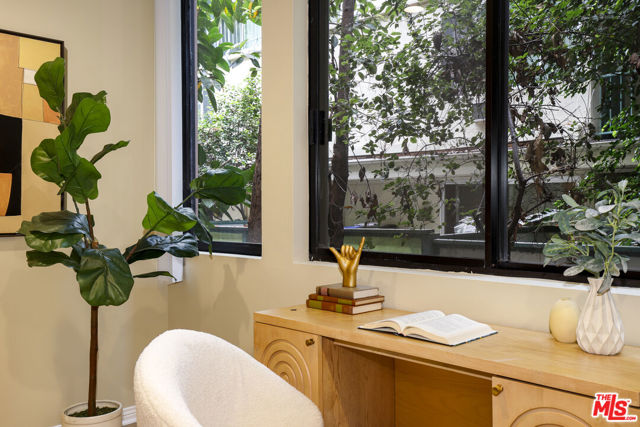 11939 Gorham Avenue, Los Angeles CA: https://media.crmls.org/mediaz/483239cf-865c-49bd-b784-a85b914d108a.jpg