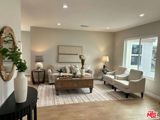 4649 W 152nd Street, Lawndale CA: https://media.crmls.org/mediaz/48324227-ffe5-4df1-91dc-1428f49cfe39.jpg