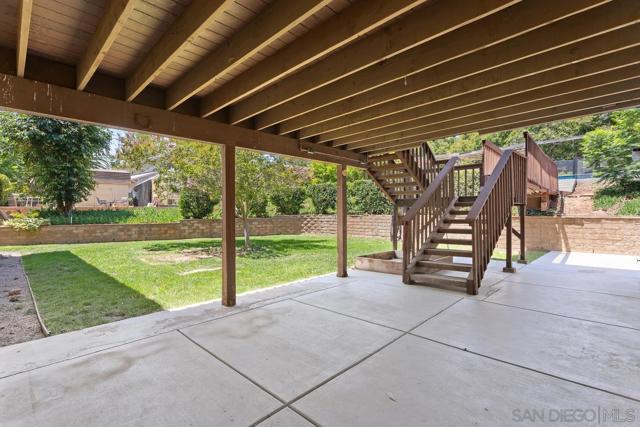 14210 Tierra Bonita Road, Poway CA: https://media.crmls.org/mediaz/48331eec-cffe-4050-8660-75720ca12813.jpg