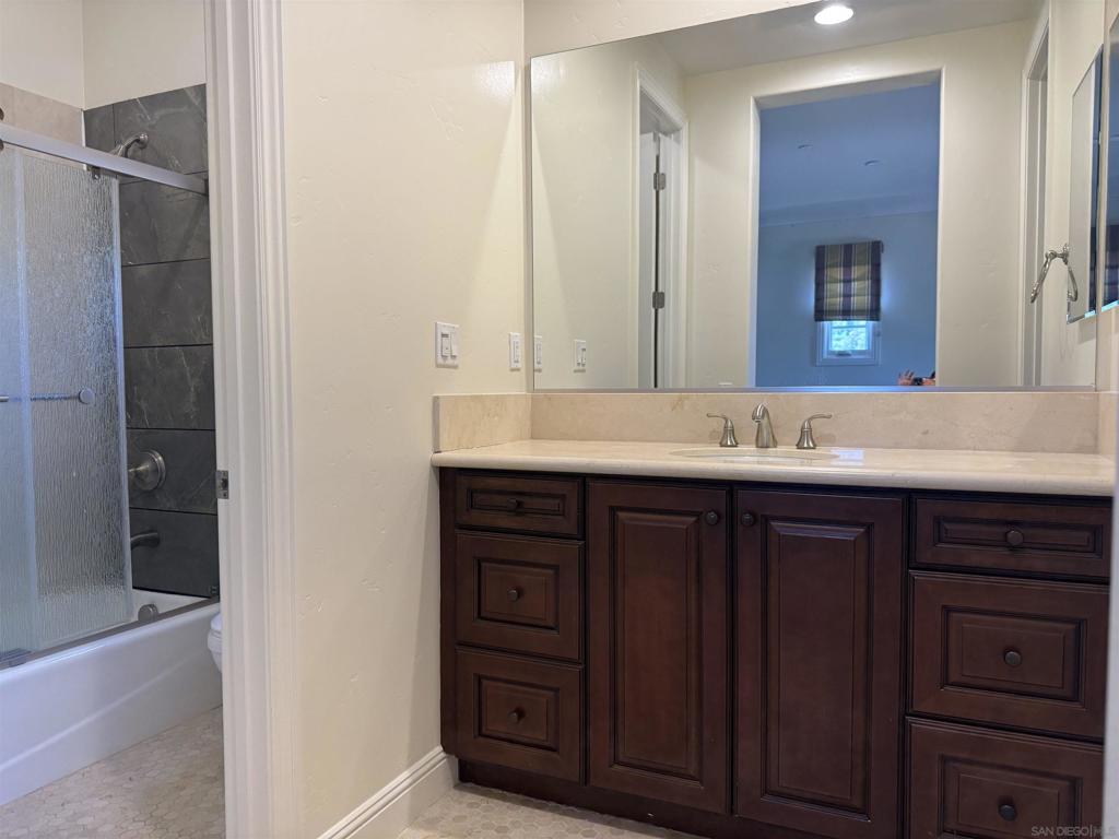 MLS #250040381SD image #27