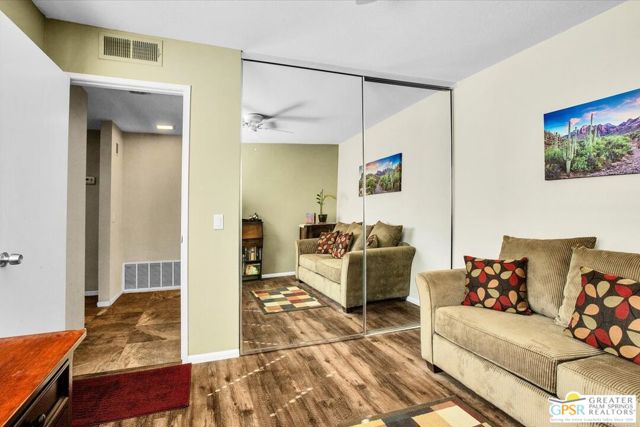 733 N Via Acapulco, Palm Springs CA: https://media.crmls.org/mediaz/48342a28-b74a-42e9-8464-5de7687c9bc2.jpg