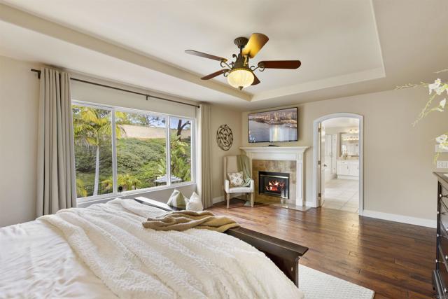 Detail Gallery Image 13 of 29 For 10949 Spicewood Ct, San Diego,  CA 92130 - 5 Beds | 4/1 Baths