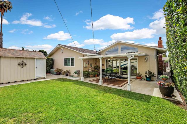 4601 Hampshire Way, Fremont CA: https://media.crmls.org/mediaz/48348fcc-c369-4637-9a3e-defdd0ca6ade.jpg