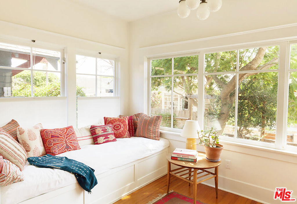 125 WAVECREST Avenue — Craftsman