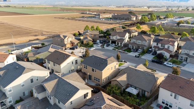 1109 Marsala Cir, Salinas CA: https://media.crmls.org/mediaz/483579a8-4567-4f7f-9c71-11bb399df30a.jpg